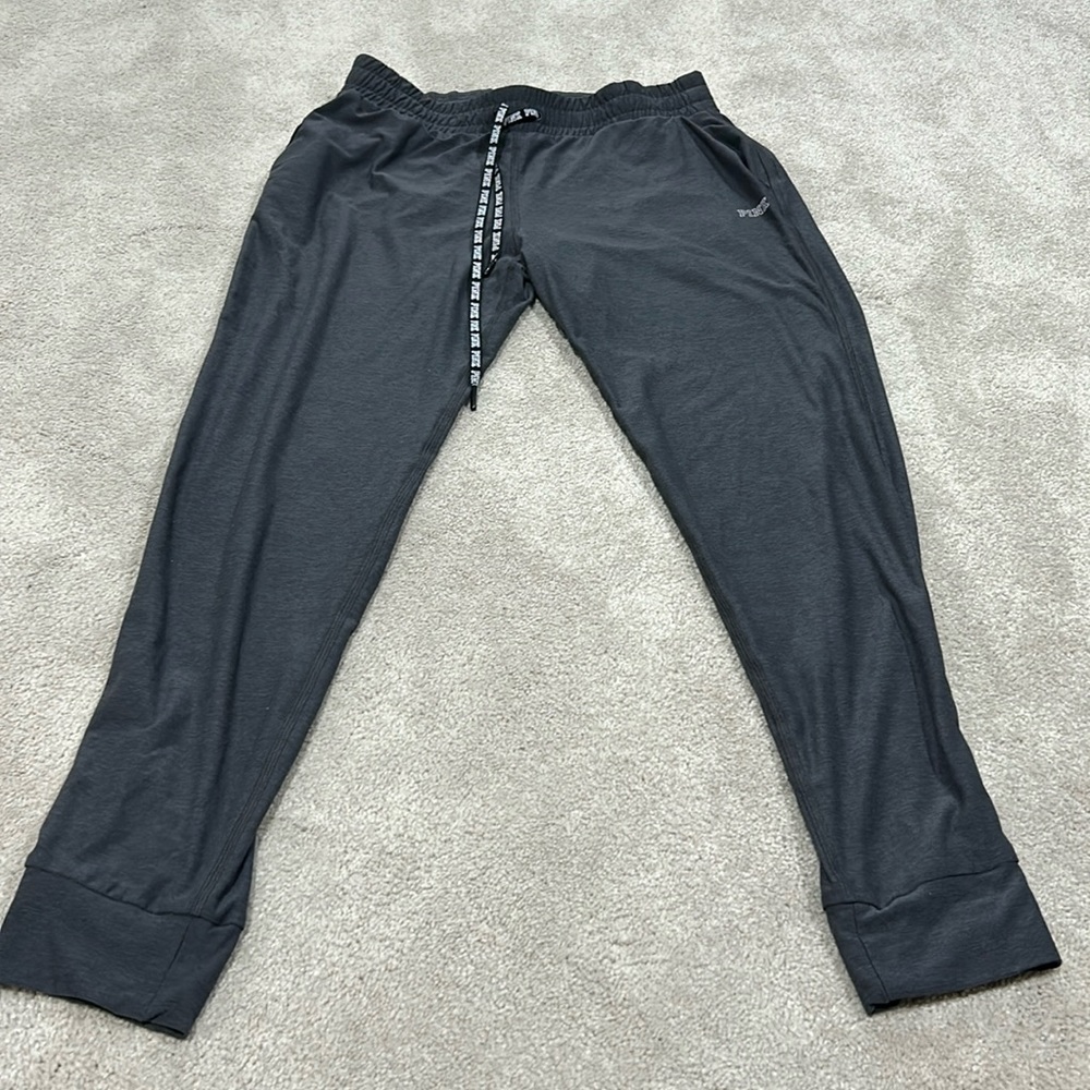 Victoria’s Secret Pink gray cuffed joggers size Med